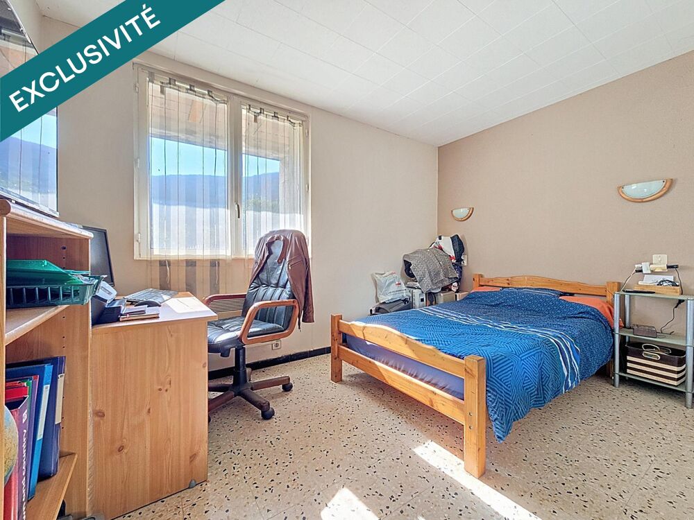 Un investissement locatif aux portes de Lamalou-les-Bains, avec trois logements et un fort potentiel de valorisation.