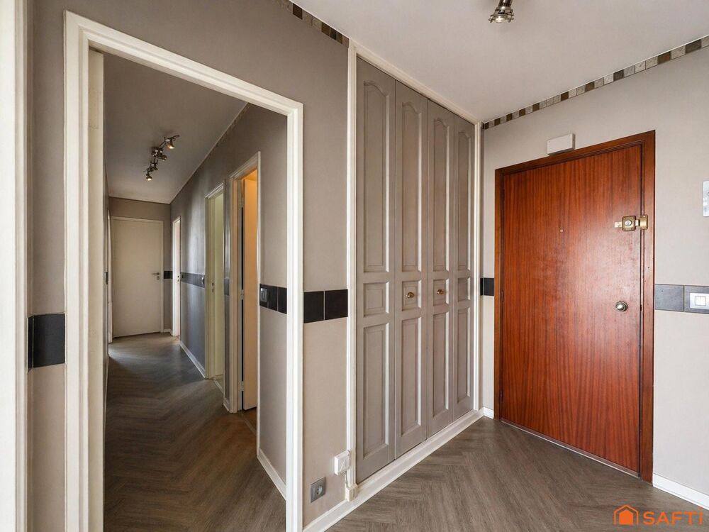 Appartement 3 chambres immeuble sécurisé.