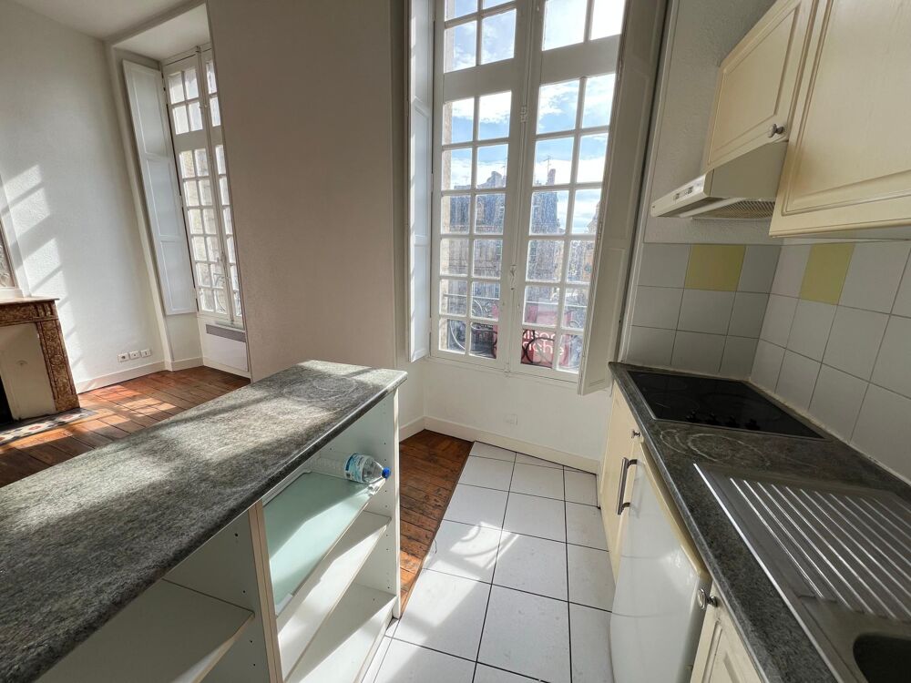 Appartement T2 dans petit immeuble ancien(18ème)