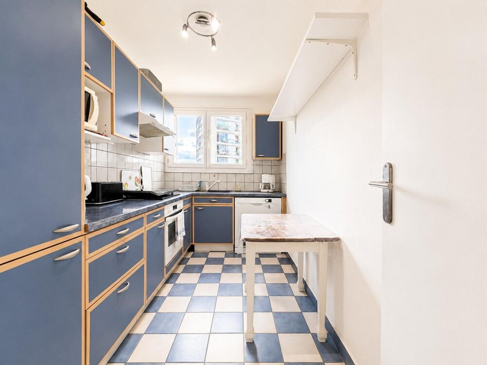 Vente Appartement Dernier étage - Traversant, lumineux avec balcon Paris 13