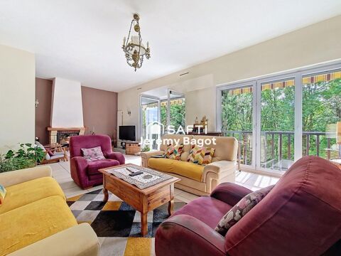   Con�ue pour accueillir une famille Maison - 7 pi�ce(s) - 240 m�