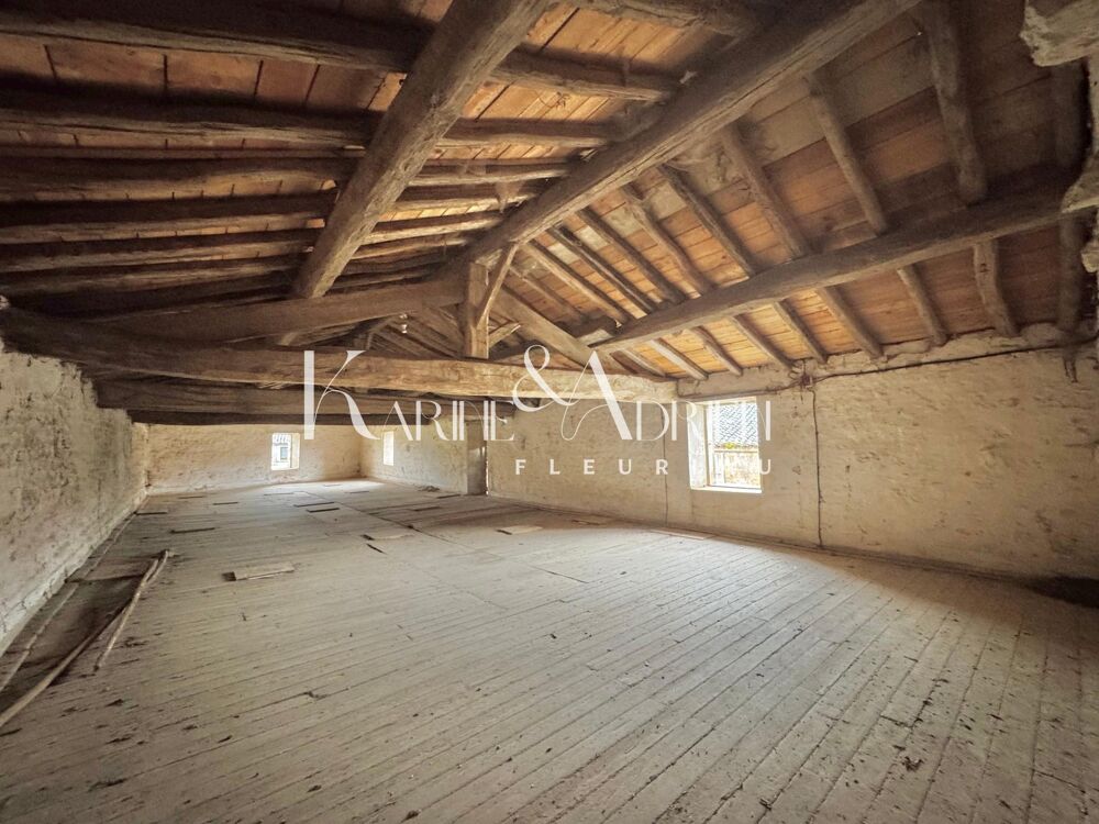 Vente Maison Beau potentiel pour cette bâtisse en pierre offrant au total plus de 378m2 de bâti Saint-martin-de-fraigneau