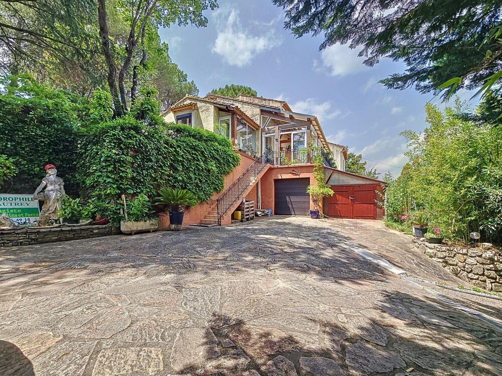 Vente Maison � vendre � Villa familiale 5 pi�ces avec d�pendances, grand jardin & vue d�gag�e � B�darieux Bedarieux