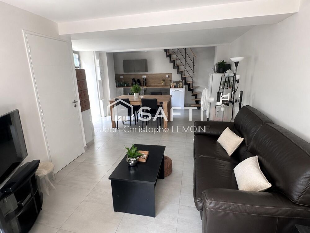 Appartement de 49m2,terrasse, centre ville libre
