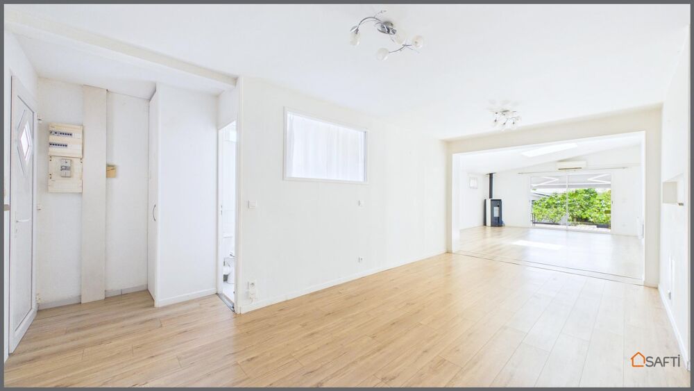 EXCLUSIVITÉ  UN APPARTEMENT AUX ALLURES DE MAISON AVEC 328 M² DE JARDIN PRIVATIF À SAINT-MÉDARD-EN-JALLES