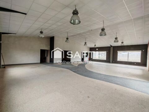   Local commercial avec grand hangar de stockage 