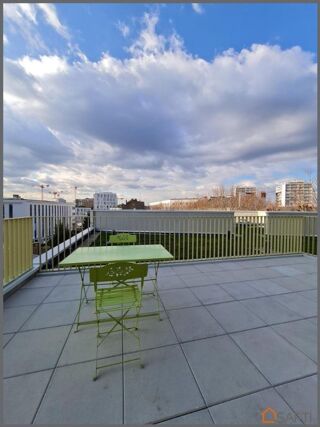  Appartement à louer 4 pièces 82 m²