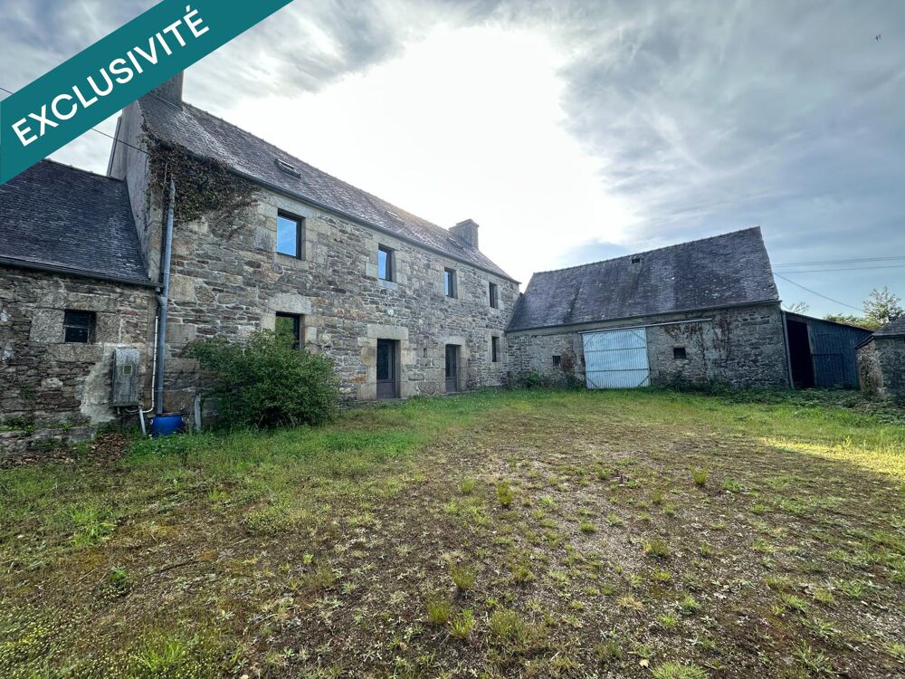 Maison avec hangar et 28 000m² de terrain.
