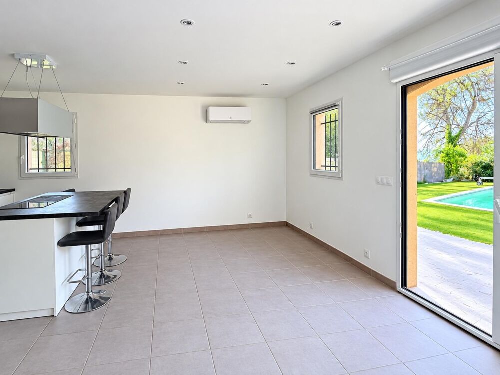 Vente Maison Villelaure – Maison récente avec piscine et trois chambres dans le Luberon Villelaure