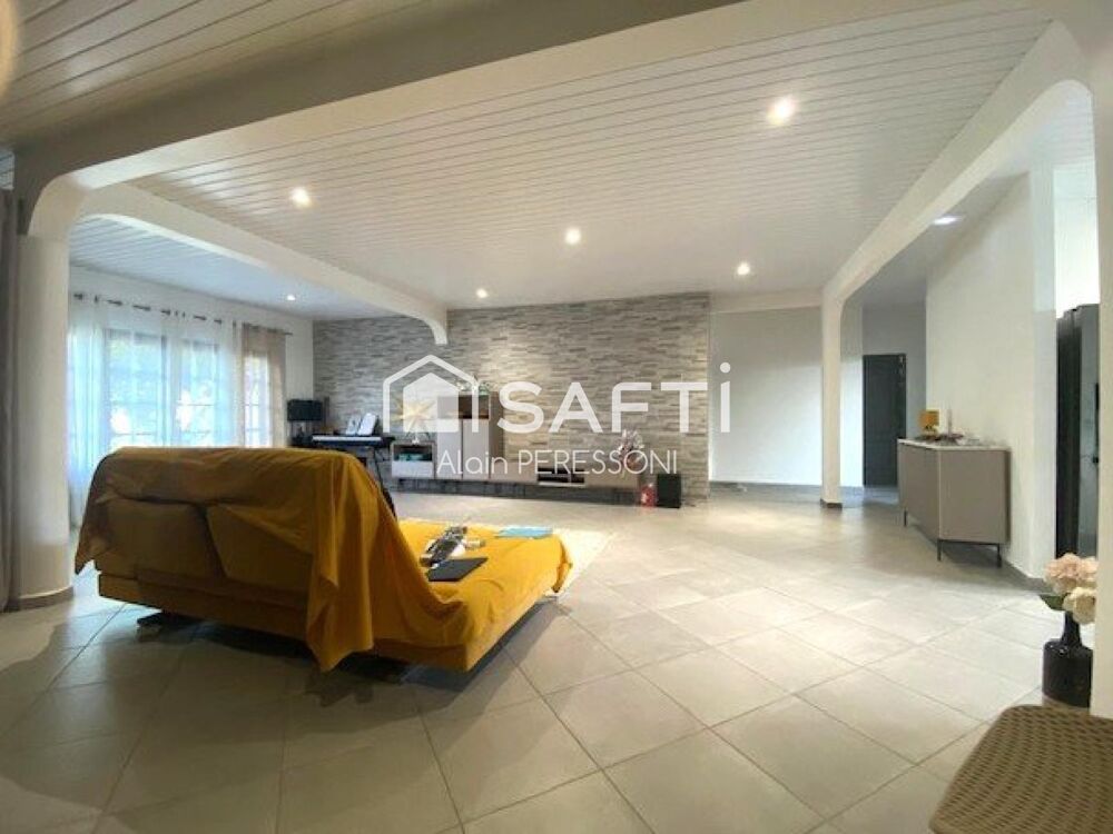 Vente Maison REMIRE Villa T5 + dépendance /155m2. Grand séjour 2 ch 1 suite Remire-montjoly