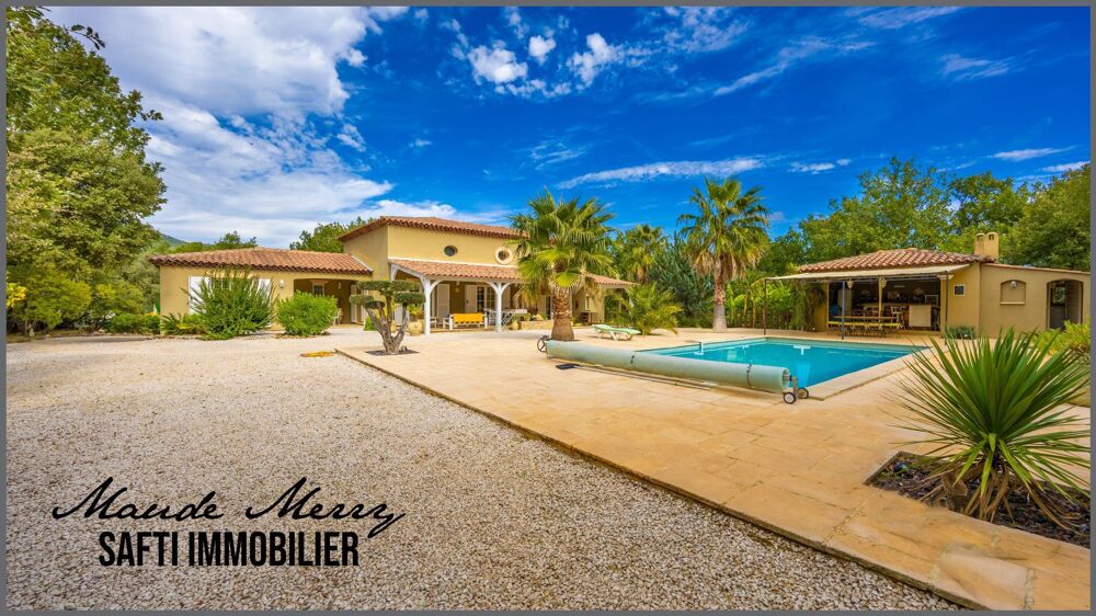 Propriété de standing - villa de 230 m2 quasiment de plain-pied - piscine - pool house - terrain de 4700 m2 - calme absolu sans