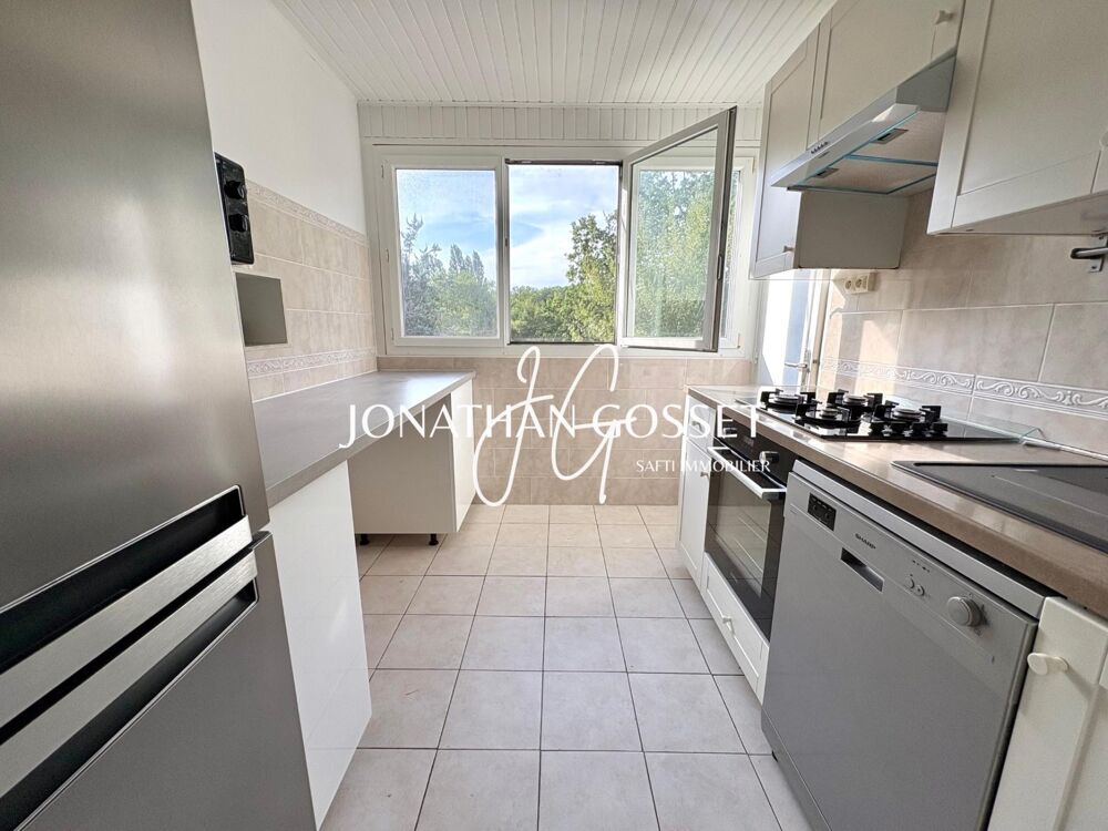 Verneuil-sur-Seine: Appartement 4 pièces-3ch-72m2