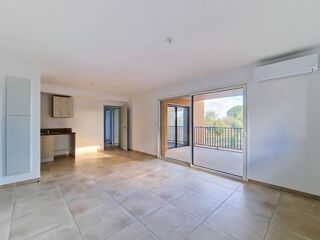 Vente Appartement Un appartement T3 neuf avec terrasse, parking et prestations modernes à Sérignan. Serignan