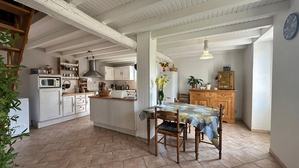 AUTHENTIQUE MAISON CHARENTAISE DE CARACTÈRE de 203 m²