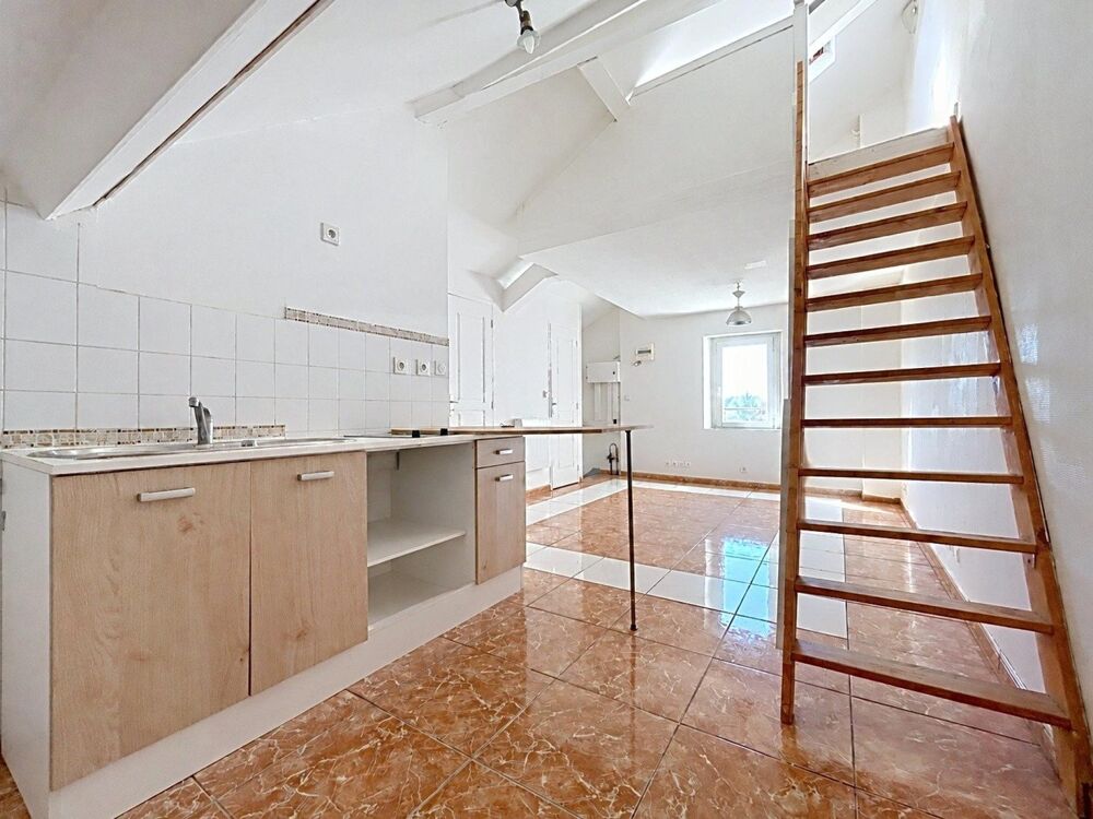 Vente Appartement Appartement de type T2 de 55 m² au sol, Cave carrelée de 20 m², 1 emplacement de stationnement voiture + 1 pour deux roues Crosne