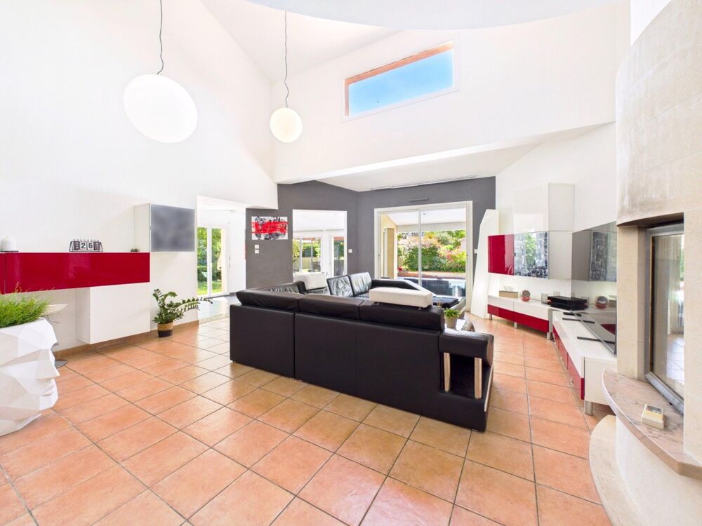 Magnifique Maison T7 220m2 sur 2000m2 de Terrain avec Piscine!!!