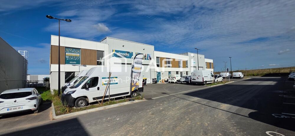   Bâtiment avec bureaux et entrepôt Rang-du-fliers