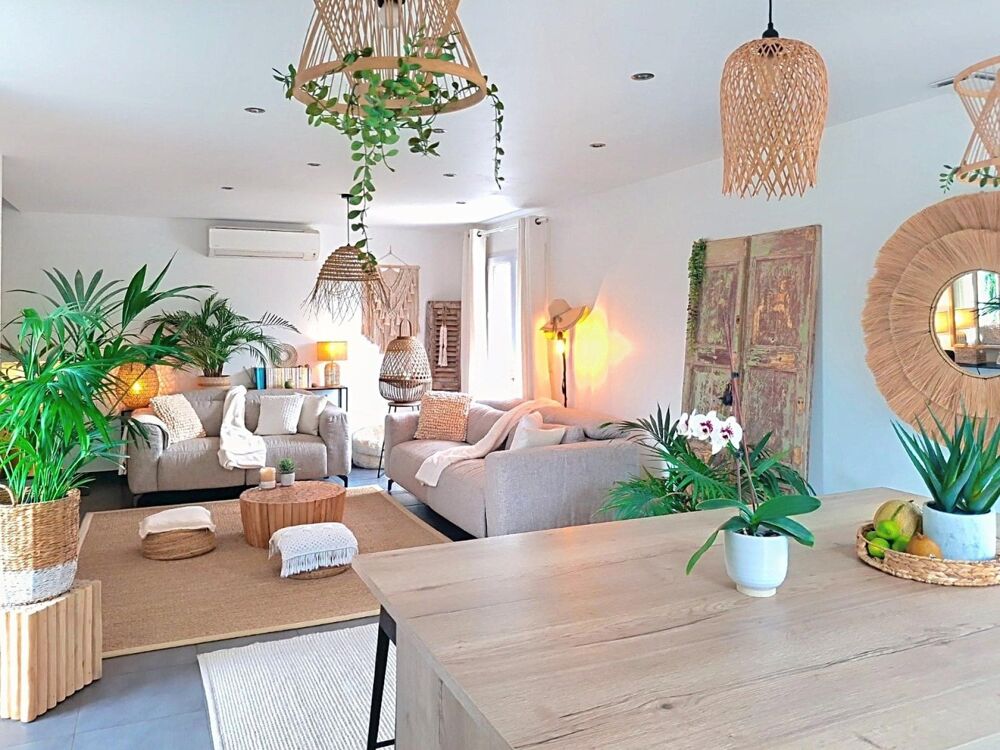 Maison 5 pièces avec piscine et studio indépendant offrant un revenu locatif