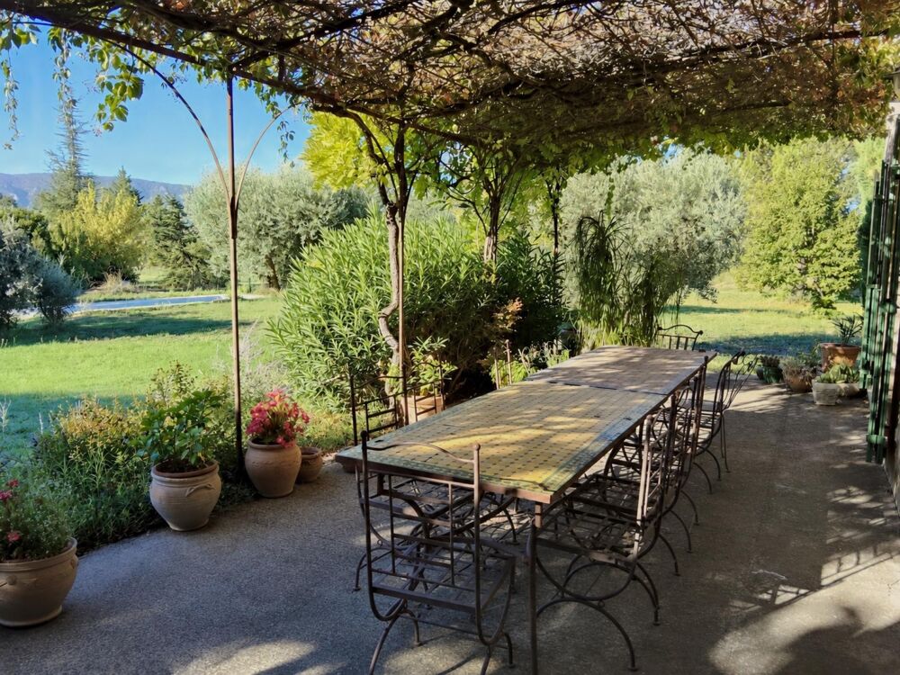 Vente Maison Propriété d'exception avec deux maisons – Terrain arboré d'1 hectare avec piscine Cabrieres-d'avignon