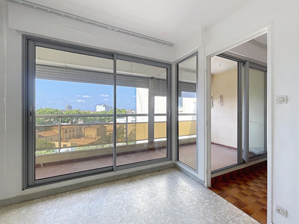 Vente Appartement CENTRE VILLE DERNIER ETAGE T4 BALCON CAVE PARKING Montpellier