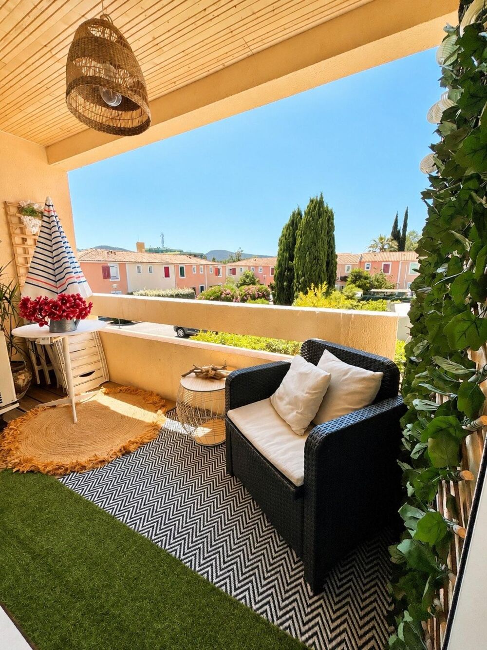 Vente Appartement Résidence calme, balcon, parking, dernier étage Hyeres