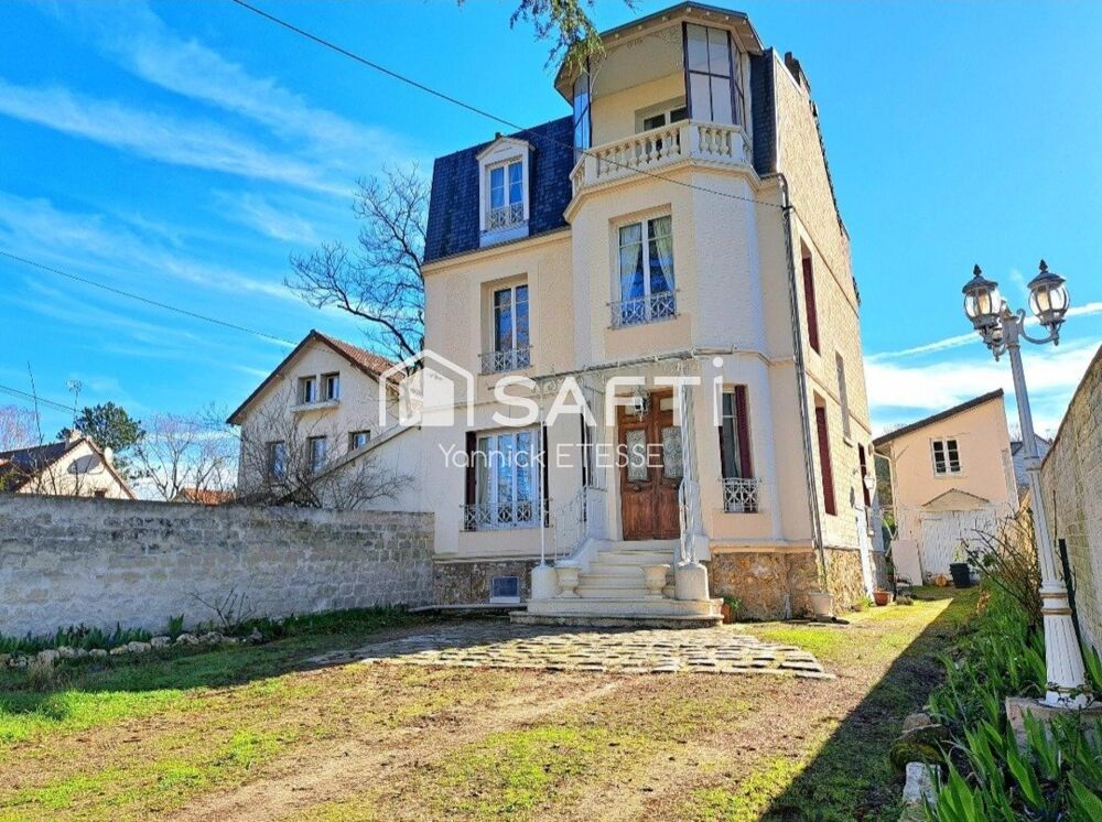 Demeure de caractère 165 m2, 5 chambres, 557 m² de terrain, gare ligne H à 7 mns à pied.