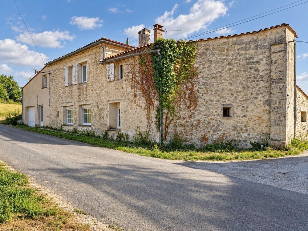 Vente Maison FRONSAC – Une maison en pierre de caractère | 170 m² | 5 chambres + bureau | Fronsac