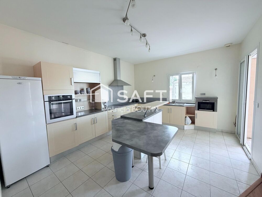 Vente Appartement APPARTEMENT SPACIEUX AVEC 4 CHAMBRES ET TERRASSE + PLACES DE PARKING AU CENTRE VILLE DE NIORT ! Niort