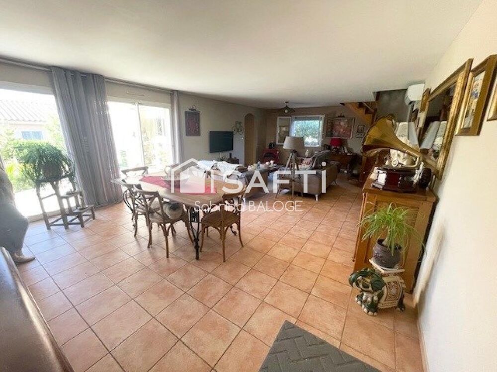 Vente Maison Villa d'environ 110m2  sur un grand terrain arboré Canet