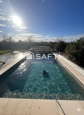 Vente Maison Joli pavillon climatisé avec 3 chambres et piscine couverte Champigny en rochereau