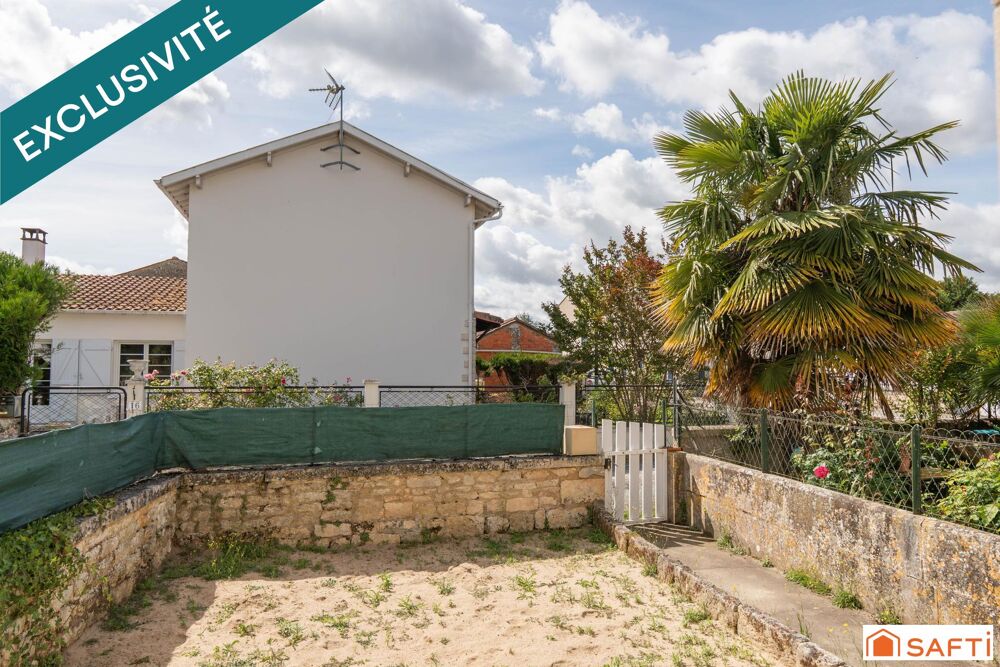 Maison de village en pierre avec cour et jardin