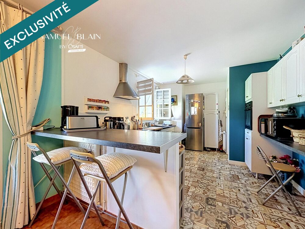 Vie de plain pied et étage, sous sol total 70 M2.