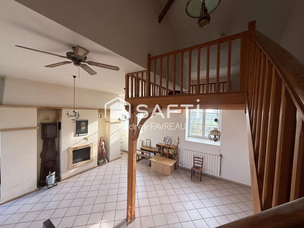 Vente Maison Ancienne école de 185m2, 4 chambres,jardin,garage Vouhe