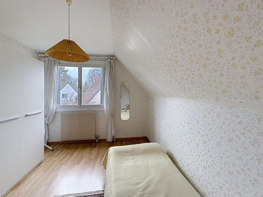 Vente Maison Rare � la vente ! Maison de type St Cloud au Parc des Aigles Chantilly