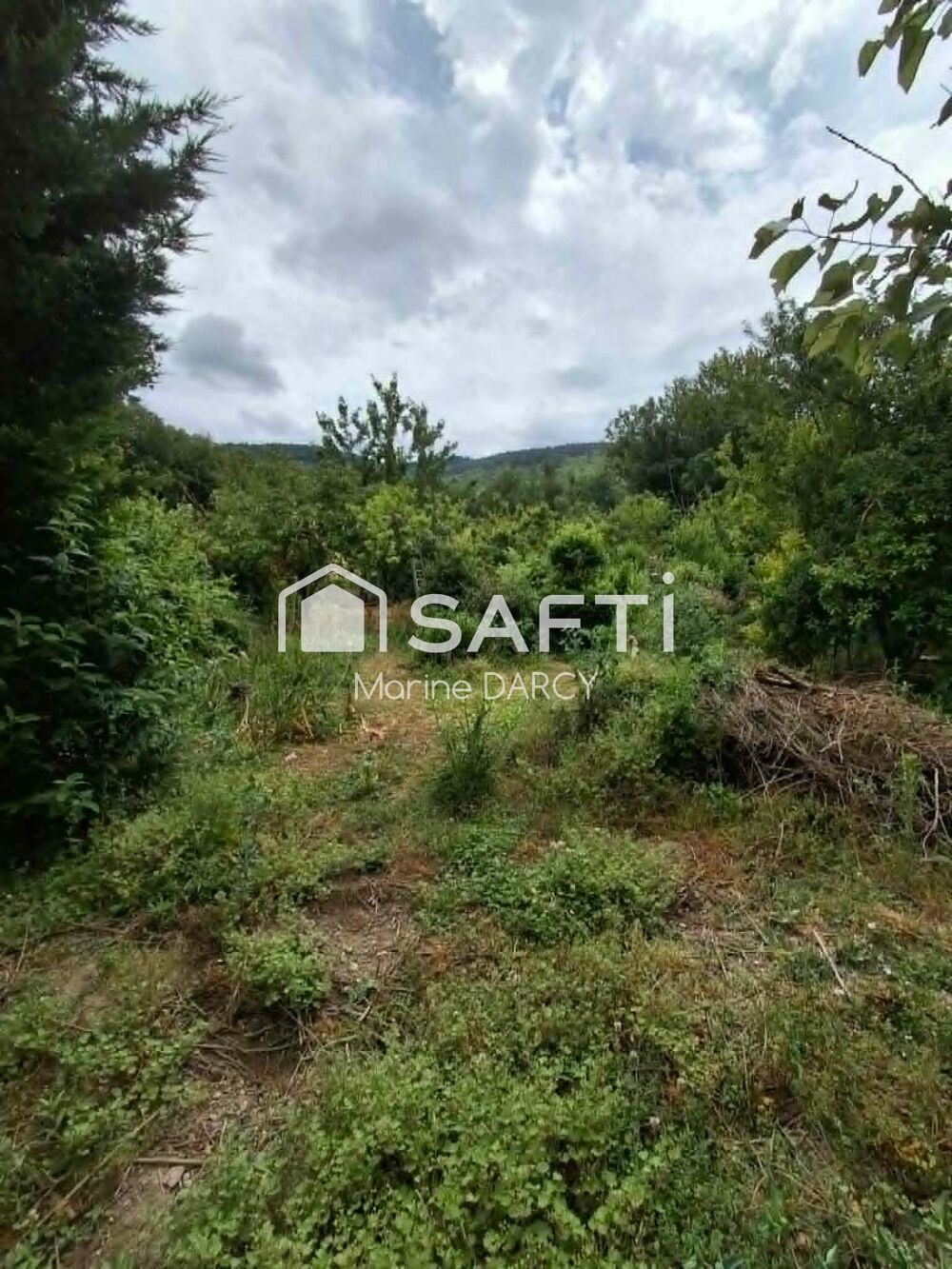 Vente Parking/Garage Terrain constructible de 558 m² avec garage Escoussens