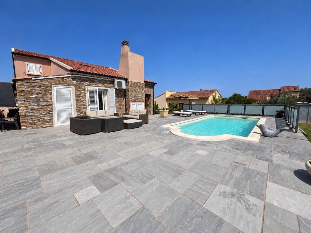 VILLA DE 187 M² AVEC PISCINE ET JACUZZI  LES COLLINES DE BIGUGLIA