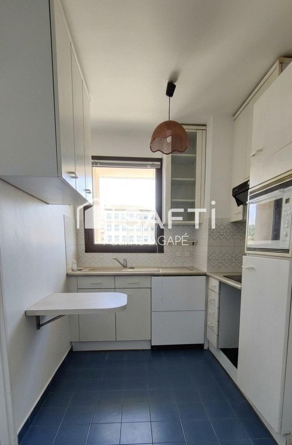 Vente Appartement 34000 T3 LUMINEUX, CLIMATISÉ, BOX FERMÉ ET DEUX CAVES Montpellier