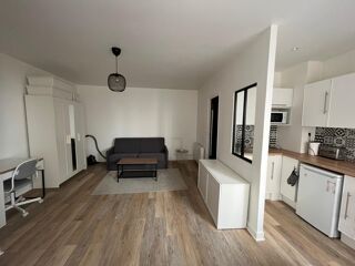 Vente Appartement Emplacement recherché aux Chartrons ! Studio lumineux et rénové, au calme sur cour, à seulement 100 m du tram Bordeaux
