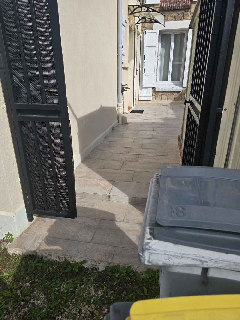 Vente Appartement Joli appartement au rez de chaussée avec 22,5 m2 de terrasse privatif, une place de parking sécurisée, deux belles chambres, une Pont-sainte-maxence