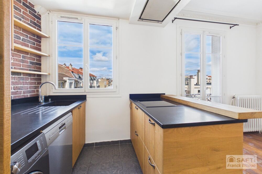 Vente Appartement Gare de Bécon. 3 pièces lumineux avec cachet en dernier étage. Asnieres-sur-seine