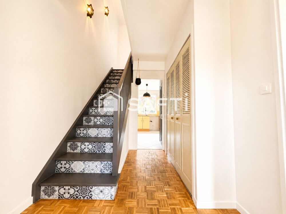 Vente Maison Maison de 5 pièces de 101 m2 au coeur de la Commanderie des Templiers -  secteur très prisé. Elancourt