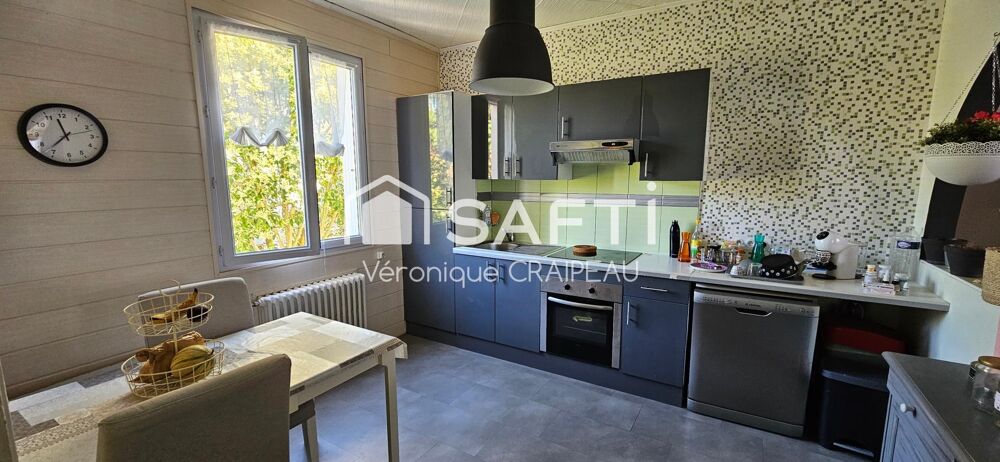 Vente Maison Maison de ville, 2 niveaux, 3 chambres, garage double et extérieur proche tous services La roche-sur-yon