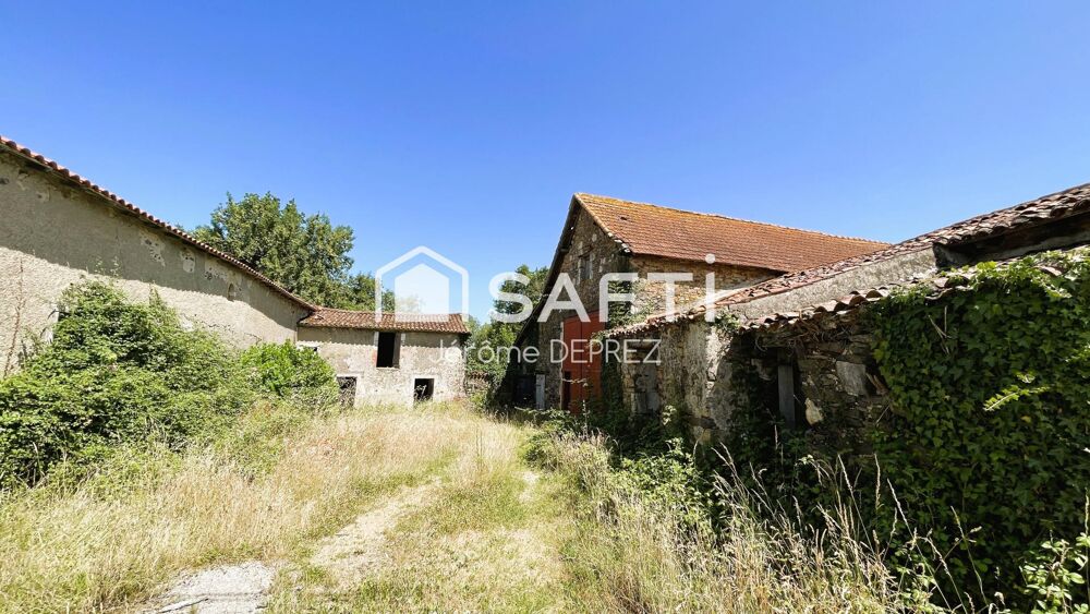 Ensemble immobilier en pierre à rénover