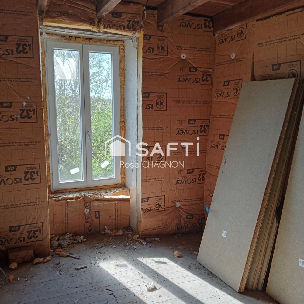 Vente Maison Fenêtres PVC en double vitrage, isolation, électricité Faymoreau