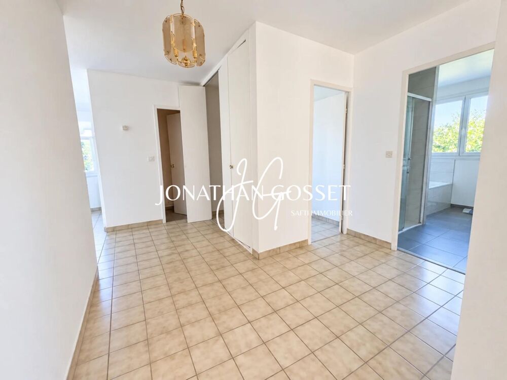 Location Maison VERNOUILLET - Domaine de Marsinval - Charmante maison familiale de plain-pied - 6 pcs - 4 ch - 143m² sur un beau jardin de 890m² Vernouillet