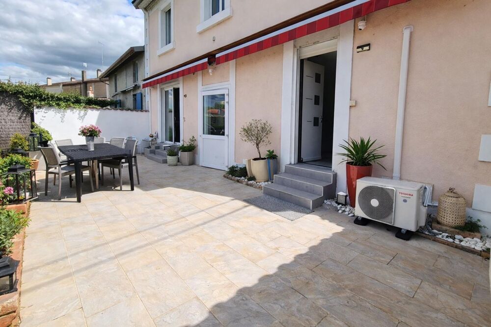 Vente Maison Maison de ville de 200m2 idéalement située Saint-astier