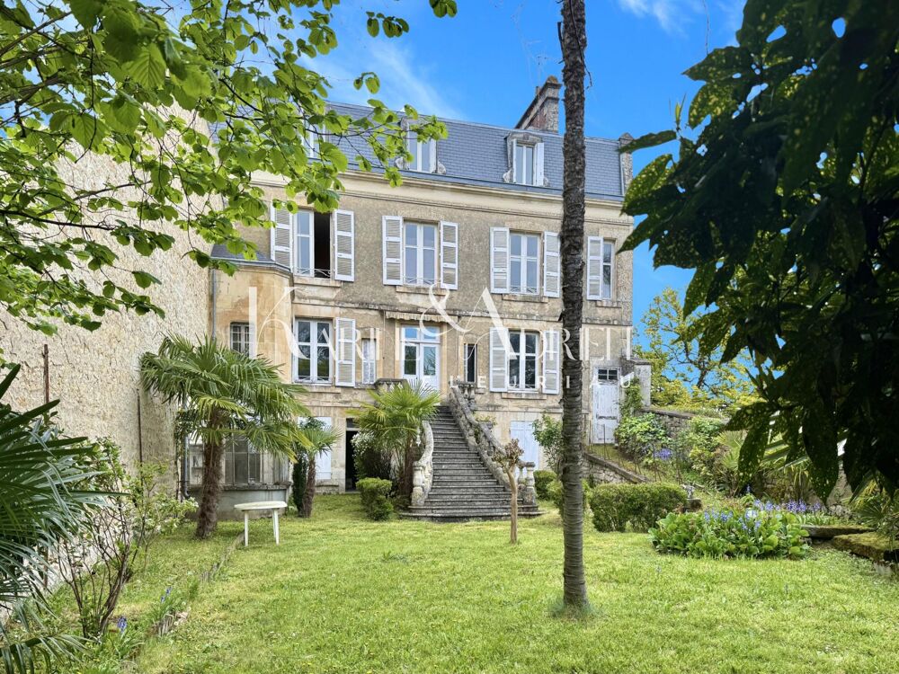 Vente Maison CHARME ET AUTHENTICITÉ POUR CETTE MAISON BOURGEOISE DE CENTRE VILLE Fontenay-le-comte