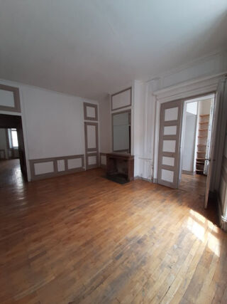  Appartement à louer 5 pièces 139 m²