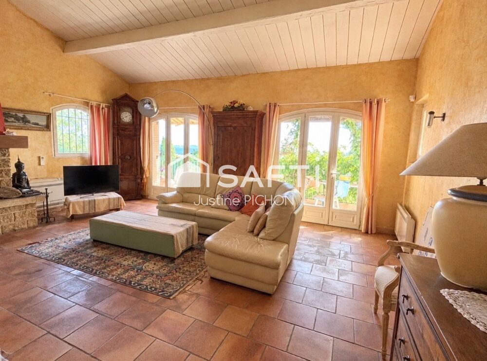 Vente Maison Très belle vue mer, de l'espace, du terrain et un potentiel rare : bienvenue à Carqueiranne ! Carqueiranne
