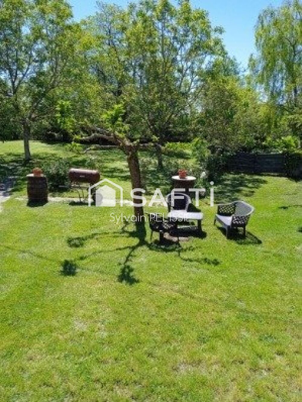 Vente Maison Coup de c�ur : Authentique maison en pierre du Quercy au calme absolu, avec jardin plat et vue d�gag�e. Touffailles